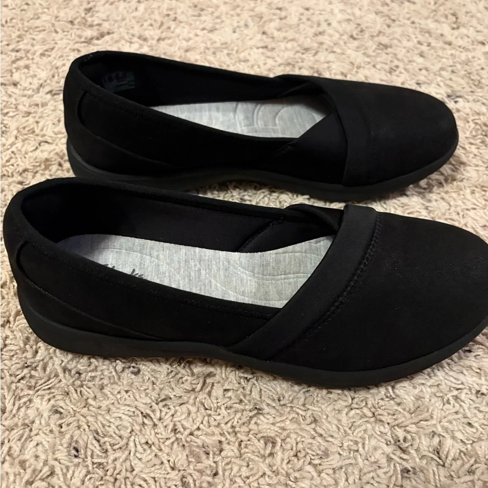 Clarks Women's Black Slip-On Comfort Loafers